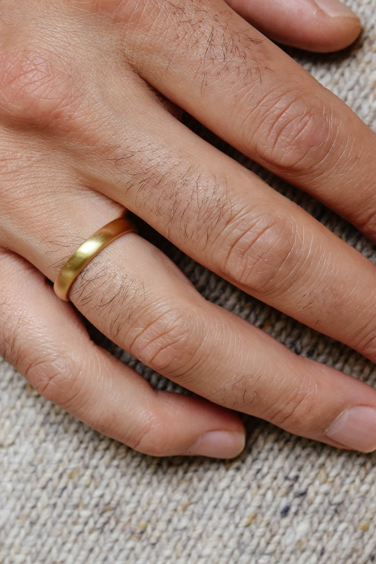 Classic Hoop Brushed 4mm