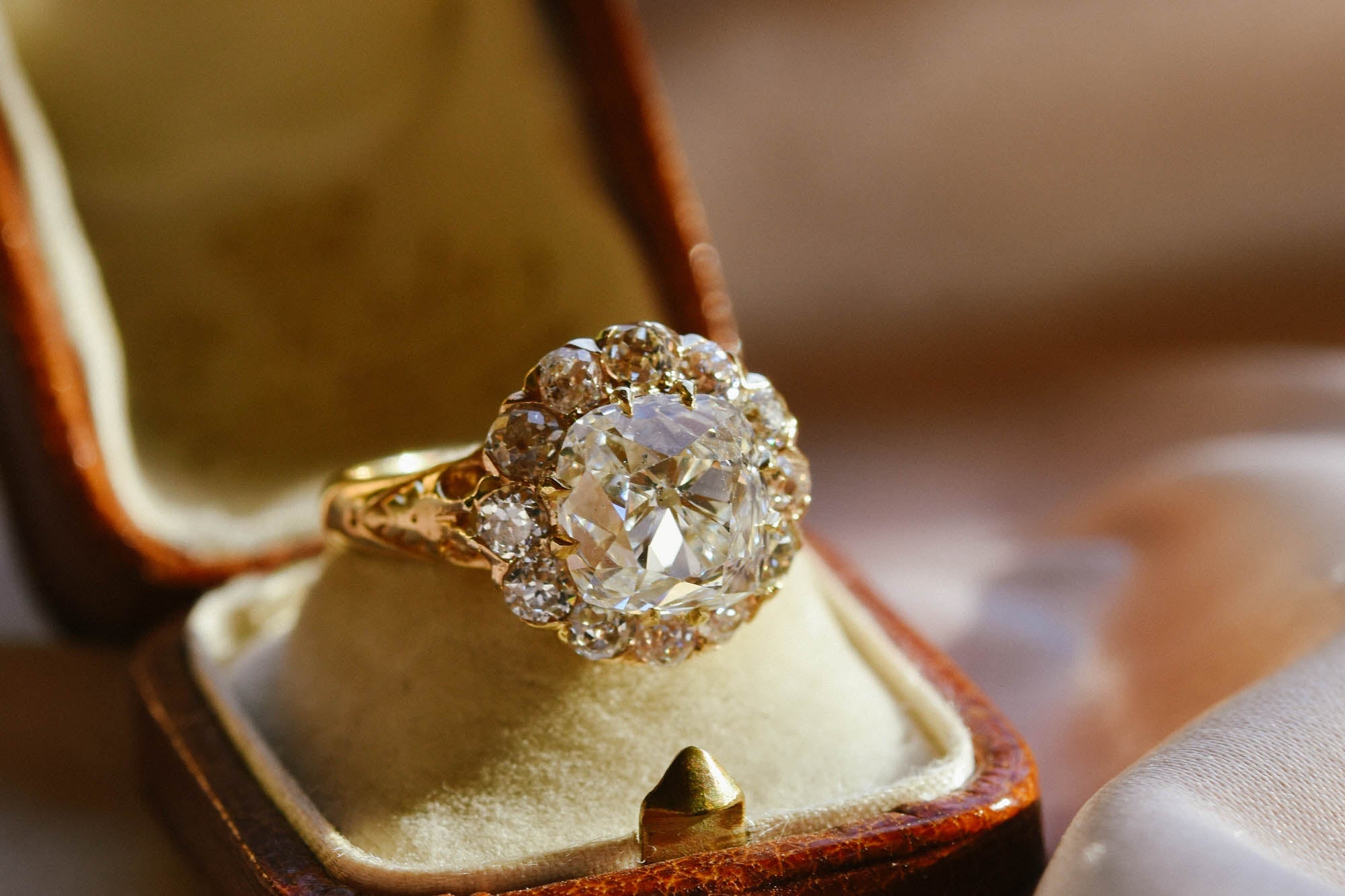 Buy Vintage Engagement Rings | Vintage Diamond Rings - Friendly Diamonds