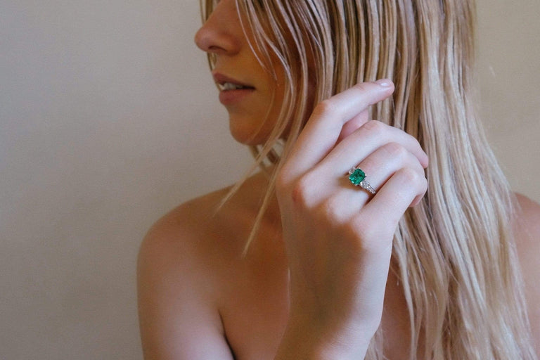 1.00 CARAT ART DECO EMERALD AND DIAMOND RING