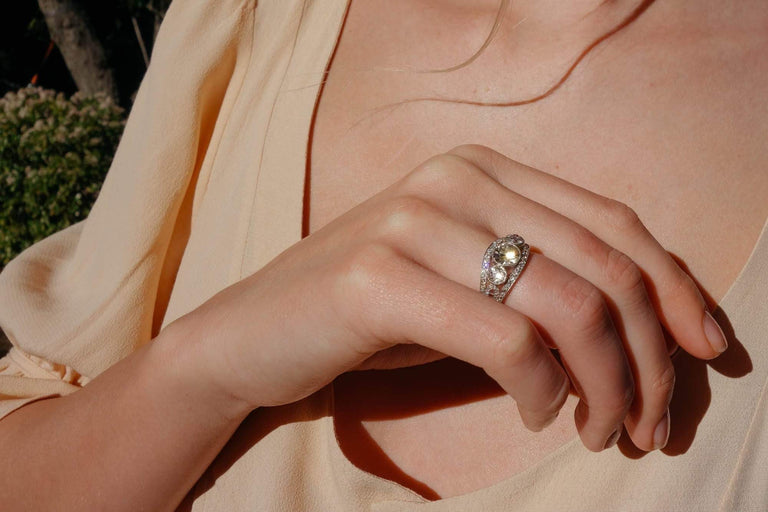 1.01 CARAT DIAMOND ART DECO ENGAGEMENT RING