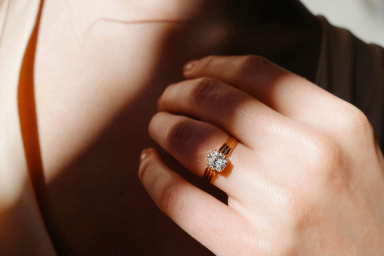 1.03 CARAT ANTIQUE DIAMOND ENGAGEMENT RING