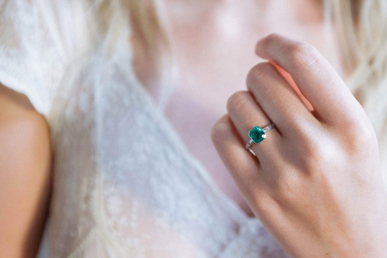 1.05 CARAT ART DECO EMERALD ENGAGEMENT RING