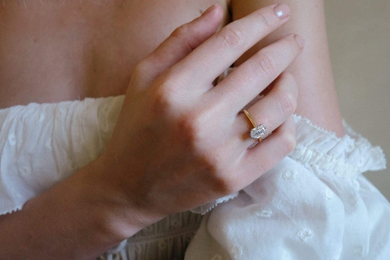 1.14 CARAT MID-CENTURY DIAMOND ENGAGEMENT RING