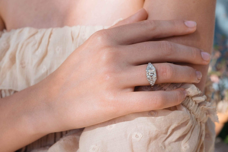 1.47 CARAT ART DECO DIAMOND ENGAGEMENT RING