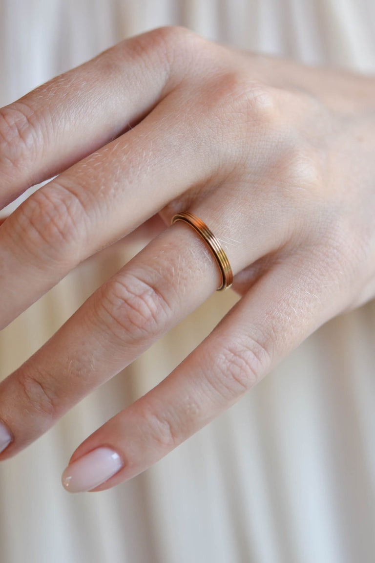 1930s 14K Gold Vintage Wedding Band - Size 6