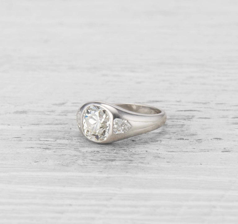 2.75 CARAT LATE ART DECO DIAMOND RING