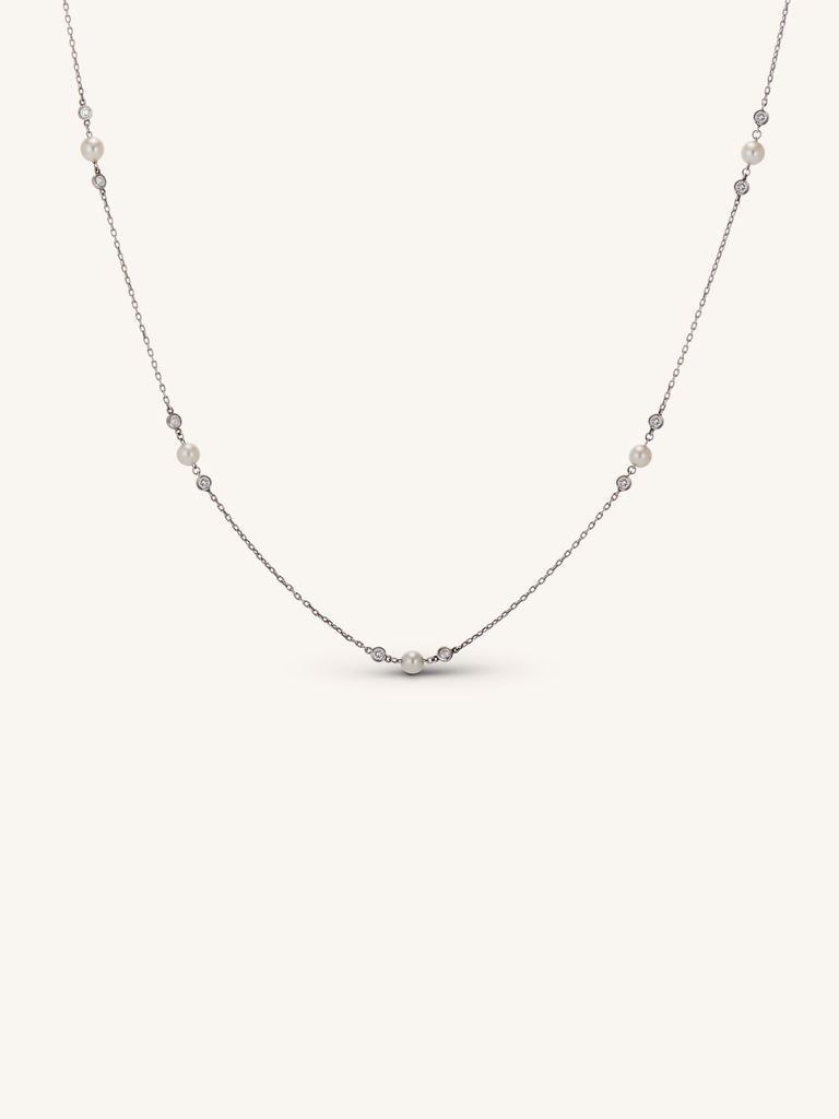 Art Deco platinum necklace with pearls and old-cut diamonds, circa 1920