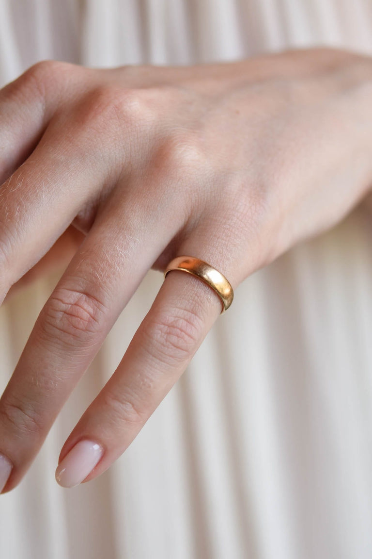 Late Victorian 18K Yellow Gold Antique Wedding Band - Size 4.75