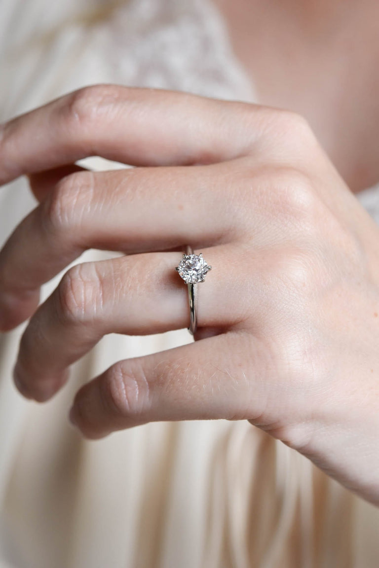 Tiffany & Co. Midcentury 1.10 Carat Round Brilliant Cut Platinum Solitaire Vintage Engagement Ring