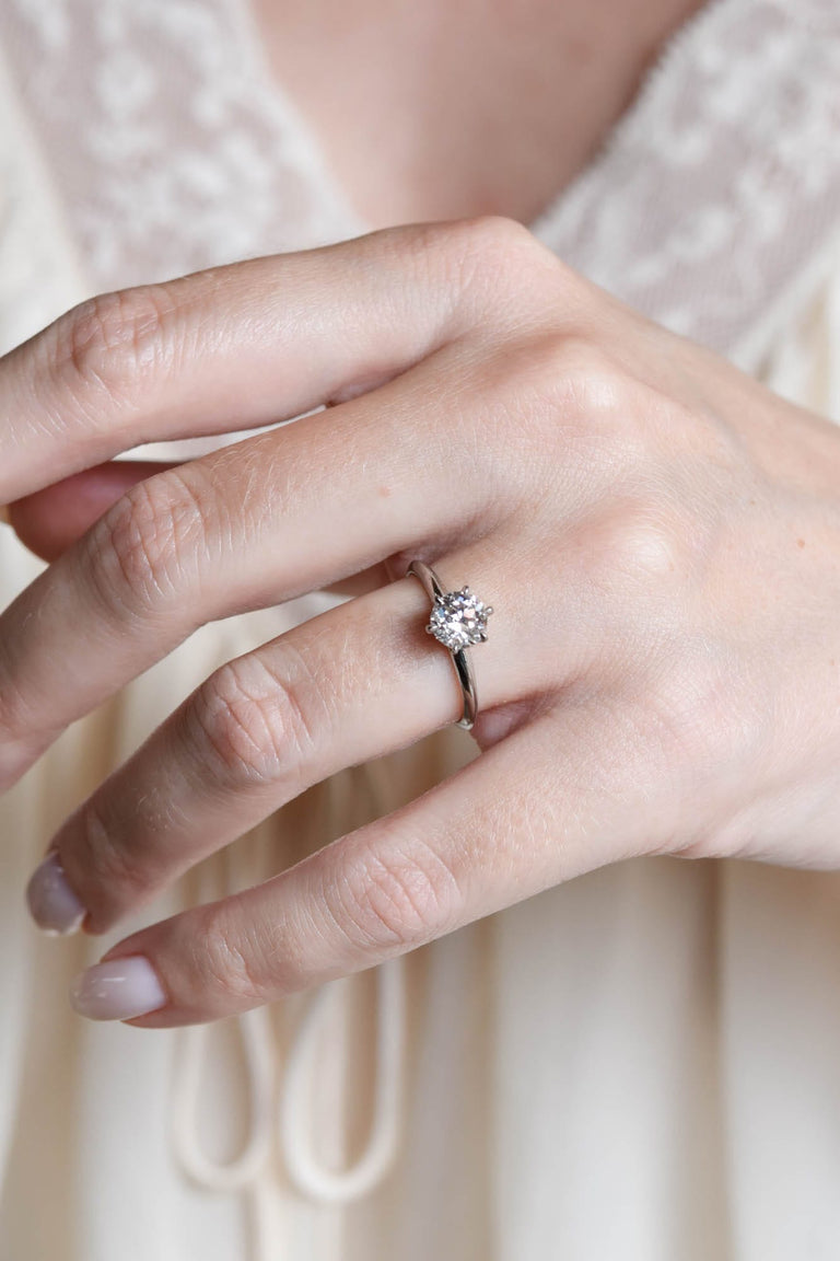 Tiffany & Co. Midcentury 1.10 Carat Round Brilliant Cut Platinum Solitaire Vintage Engagement Ring