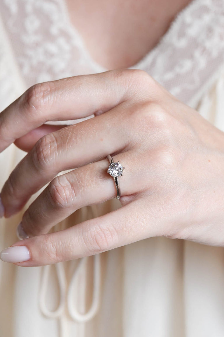 Tiffany & Co. Midcentury 1.10 Carat Round Brilliant Cut Platinum Solitaire Vintage Engagement Ring