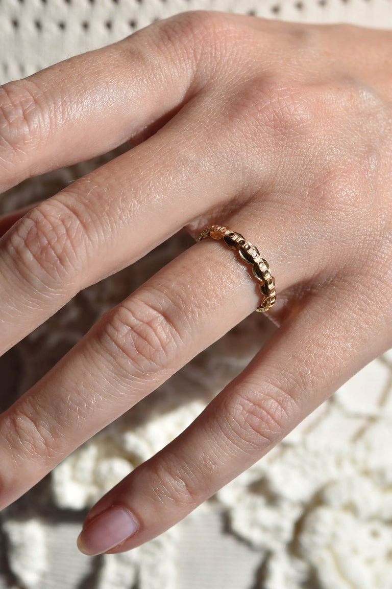 Vintage 14k Yellow Gold Scalloped Patterned Band - Size 6 on a hand