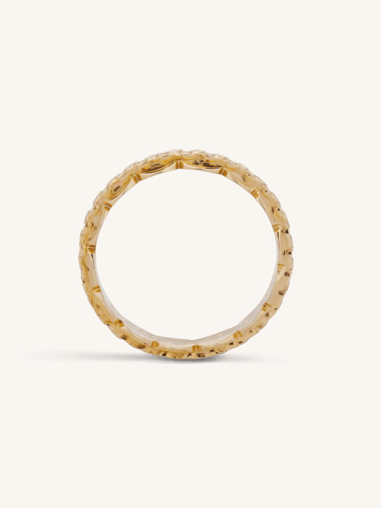 Vintage 14k Yellow Gold Scalloped Patterned Band - Size 6 profile