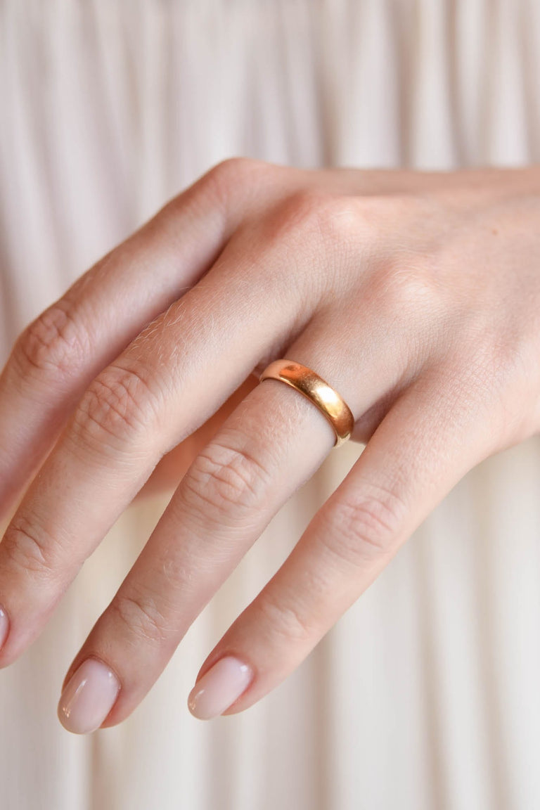 W. Wise & Son Victorian 18K Yellow Gold Antique Wedding Band Inscribed "W.H.R to I.L.C. Sept 19 1900" - Size 5.5
