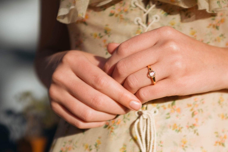 ANTIQUE DIAMOND ENGAGEMENT RING