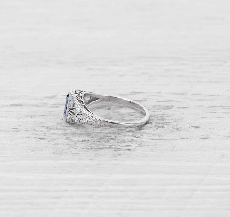 ANTIQUE EDWARDIAN SAPPHIRE AND DIAMOND ENGAGEMENT RING