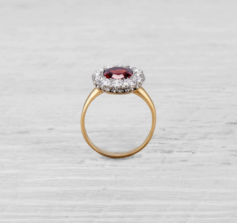 ANTIQUE VICTORIAN GARNET AND DIAMOND CLUSTER RING