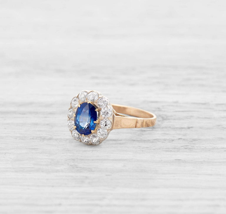 ANTIQUE VICTORIAN SAPPHIRE AND DIAMOND RING
