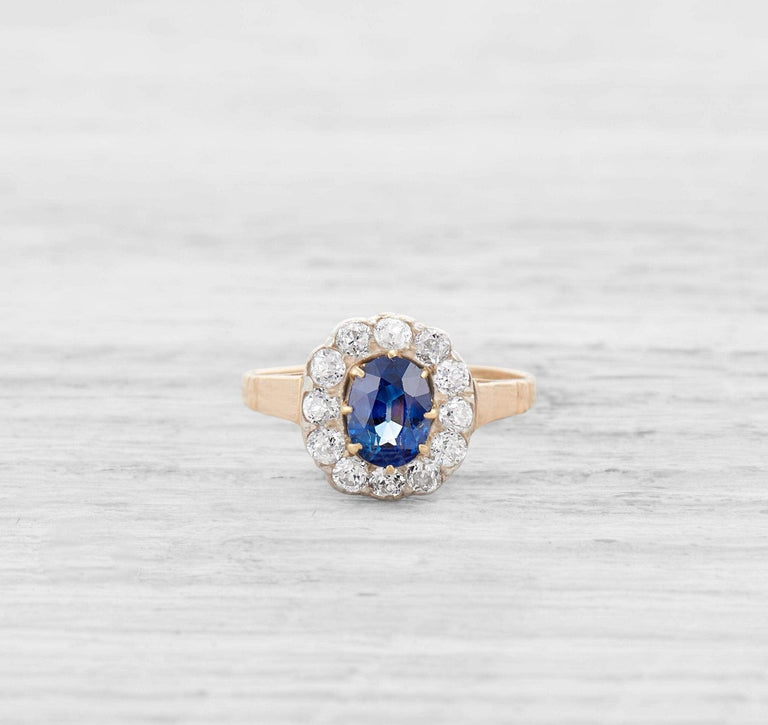 ANTIQUE VICTORIAN SAPPHIRE AND DIAMOND RING