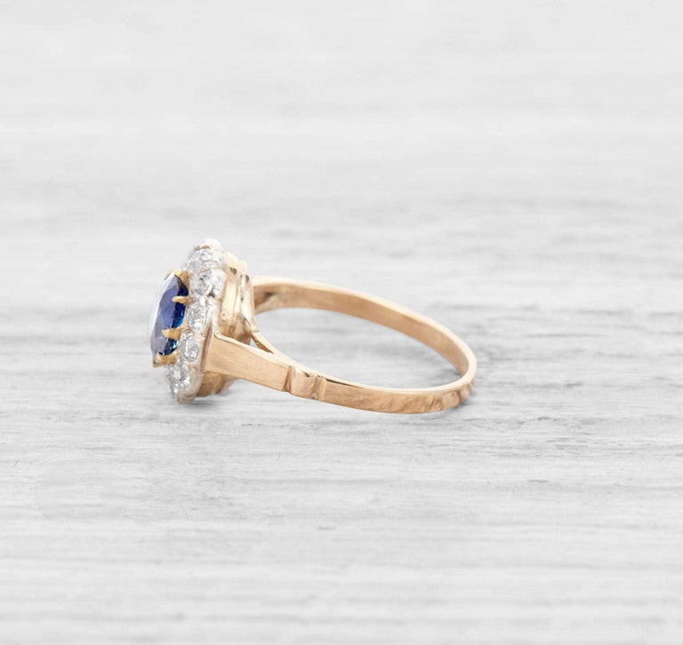 ANTIQUE VICTORIAN SAPPHIRE AND DIAMOND RING
