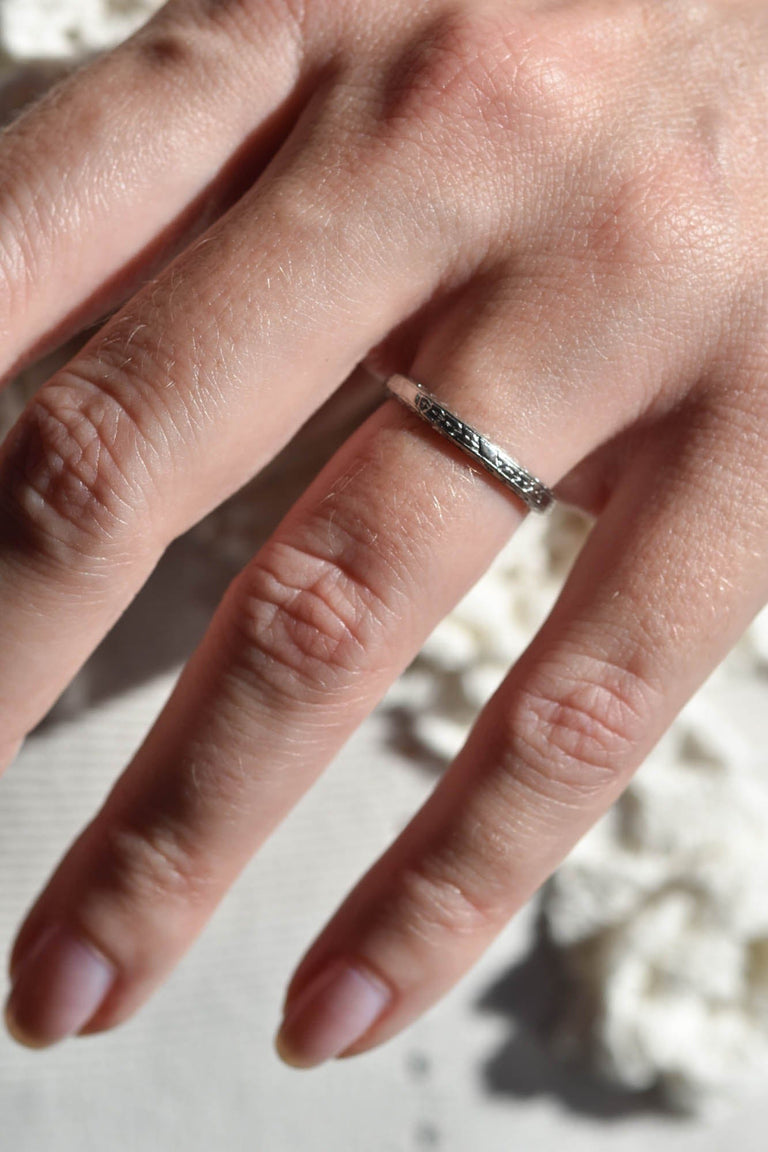 Art Deco Platinum Foliate & Geometric Engraved Vintage Band - Size 5.25