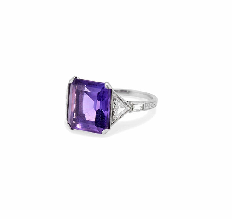 ART DECO AMETHYST AND DIAMOND COCKTAIL RING