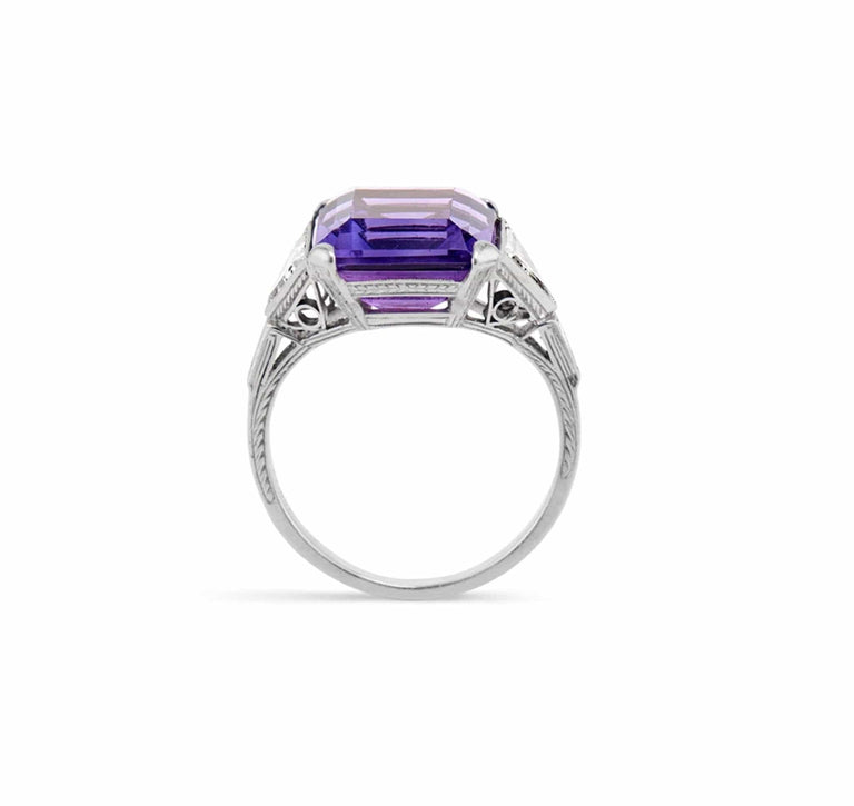 ART DECO AMETHYST AND DIAMOND COCKTAIL RING