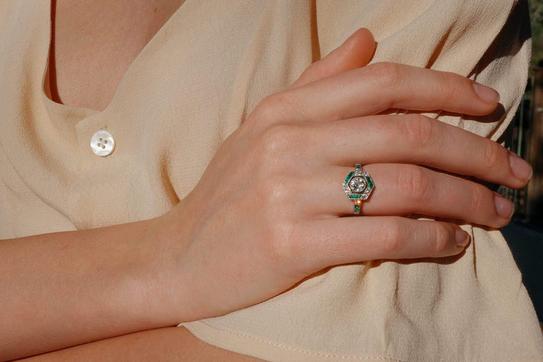 ART DECO DIAMOND AND EMERALD ENGAGEMENT RING