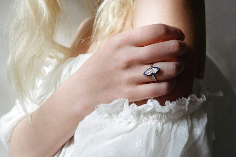 ART DECO DIAMOND AND SAPPHIRE ENGAGEMENT RING