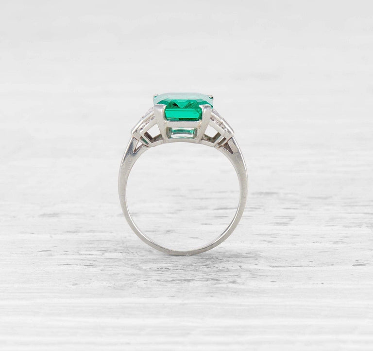 ART DECO EMERALD AND DIAMOND RING