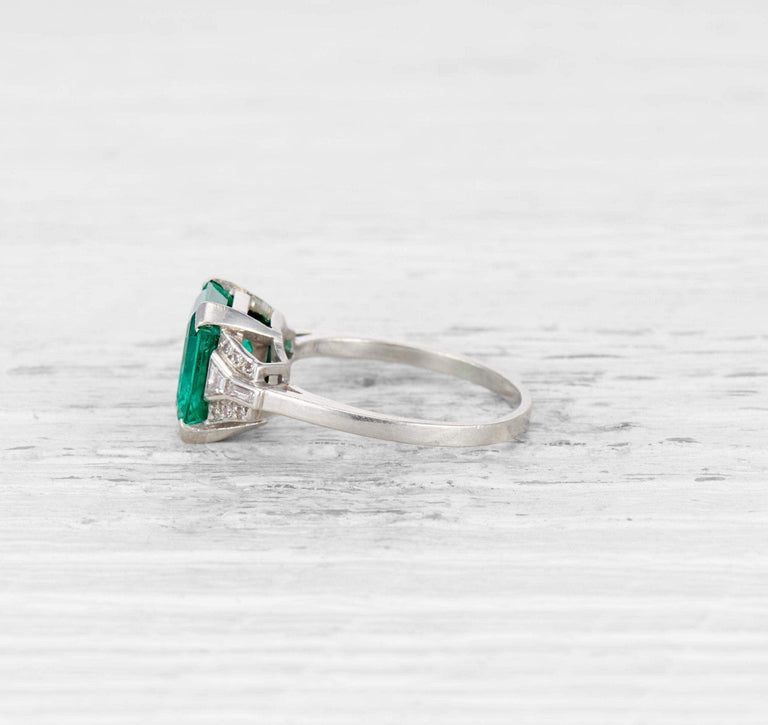 ART DECO EMERALD AND DIAMOND RING