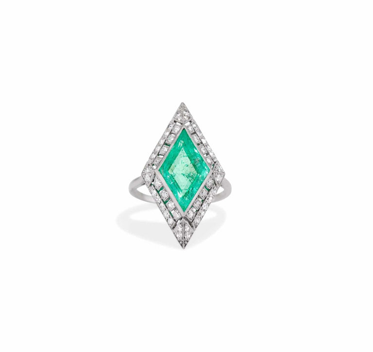 Art Deco Lozenge-Shaped Columbian Emerald Ring, France