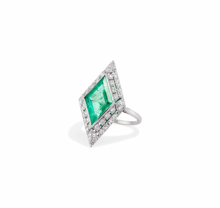 Art Deco Lozenge-Shaped Columbian Emerald Ring, France