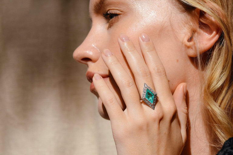 Art Deco Lozenge-Shaped Columbian Emerald Ring, France