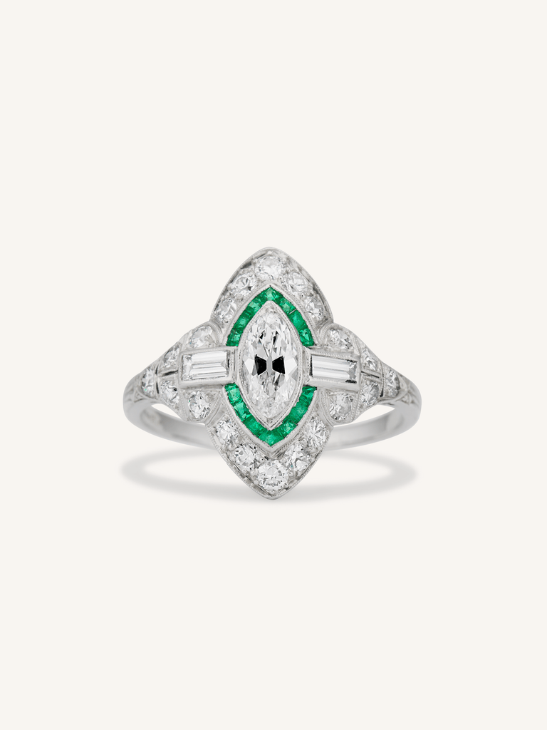Art Deco Marquise Cut Diamond & Calibré Cut Emerald Vintage Ring
