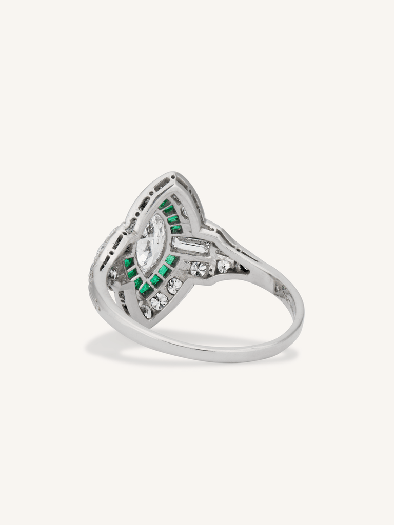 Art Deco Marquise Cut Diamond & Calibré Cut Emerald Vintage Ring