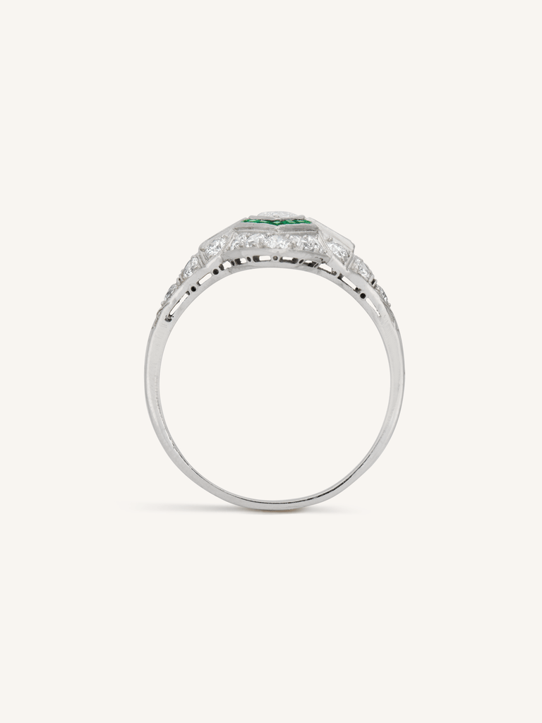 Art Deco Marquise Cut Diamond & Calibré Cut Emerald Vintage Ring