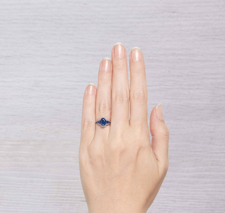 ART DECO SAPPHIRE AND DIAMOND ENGAGEMENT RING