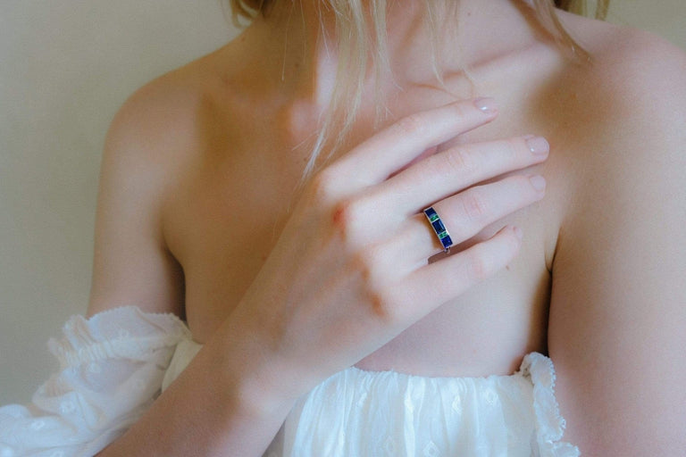 ART DECO SAPPHIRE AND EMERALD RING