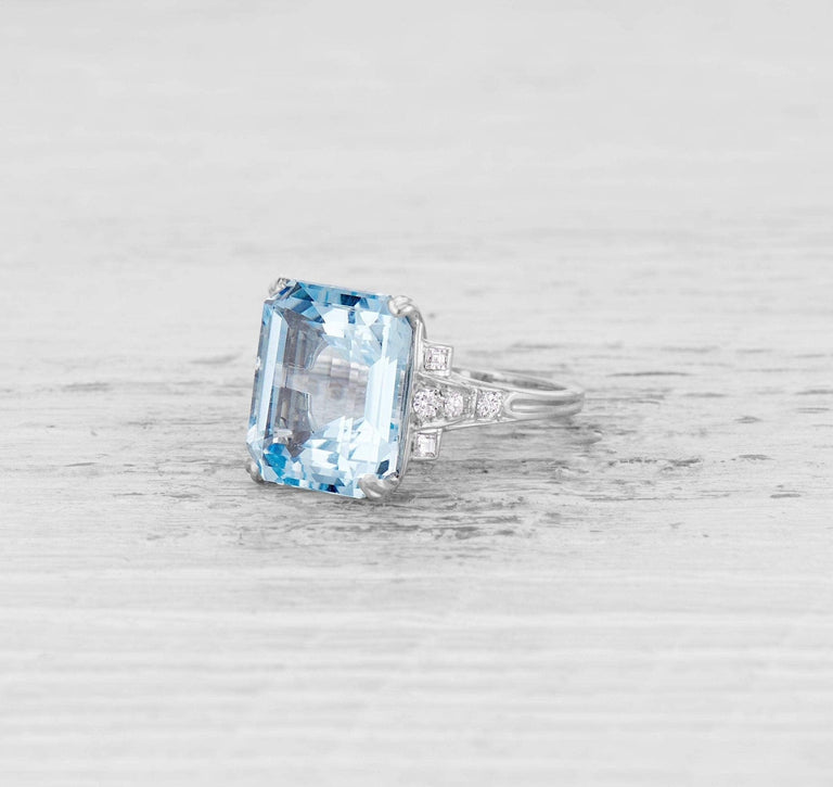 ART DECO TIFFANY & CO AQUAMARINE AND DIAMOND COCKTAIL RING