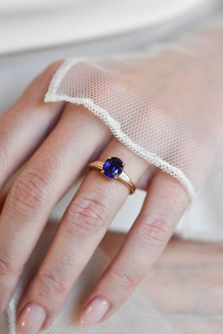 Cartier Midcentury 1.70 Carat Oval Unheated Burmese Sapphire Vintage Engagement Ring