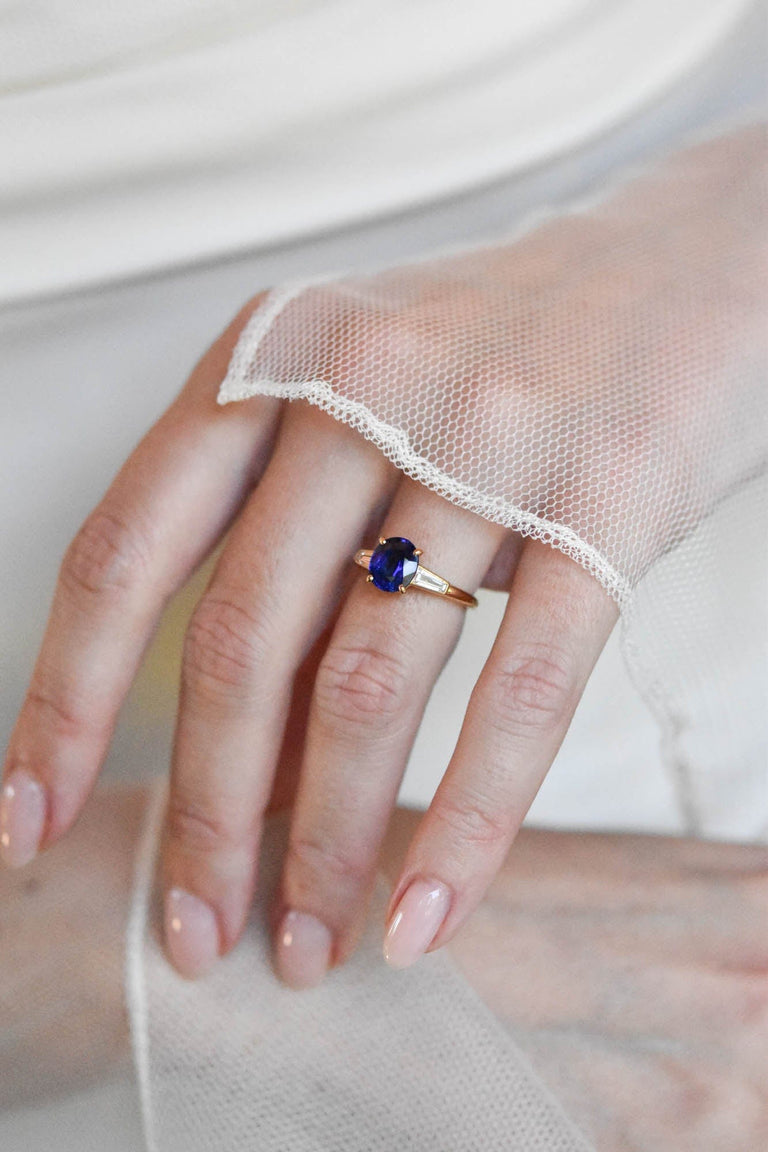 Cartier Midcentury 1.70 Carat Oval Unheated Burmese Sapphire Vintage Engagement Ring