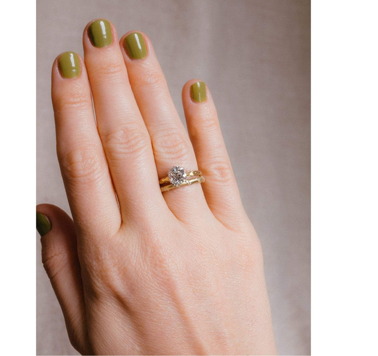 Early Art Deco 1.43 Carat Gold Engraved Solitaire