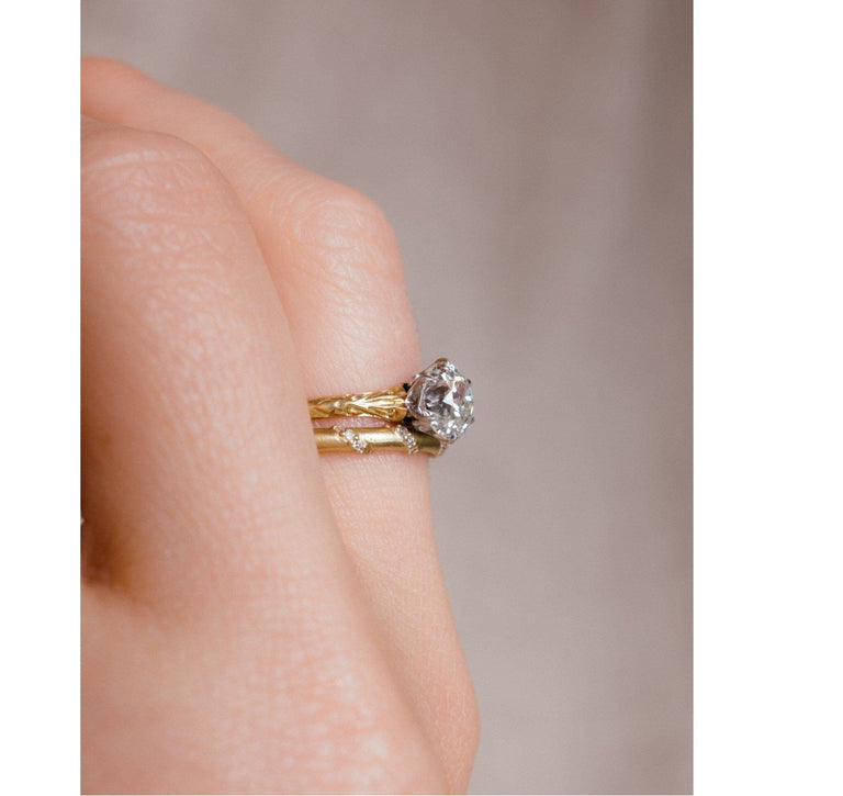 Early Art Deco 1.43 Carat Gold Engraved Solitaire