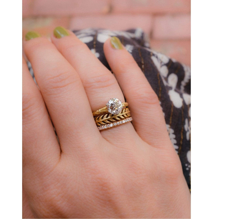 Early Art Deco 1.43 Carat Gold Engraved Solitaire