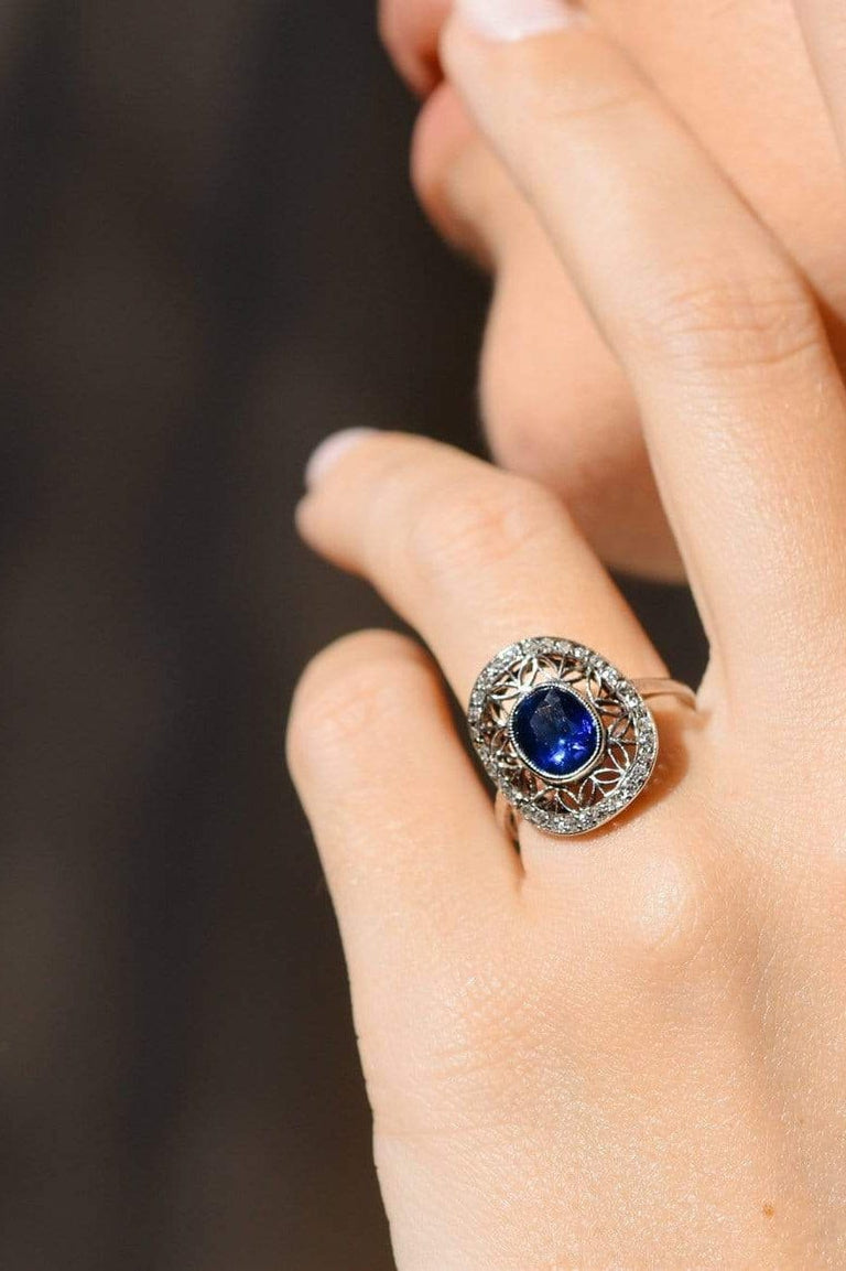 Edwardian 1.25 Carat Oval Untreated Sapphire Diamond and Platinum Ring