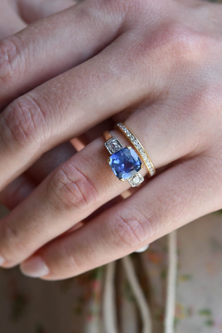 Edwardian 2.76 Carat Ceylon Sapphire Three Stone Antique Engagement Ring
