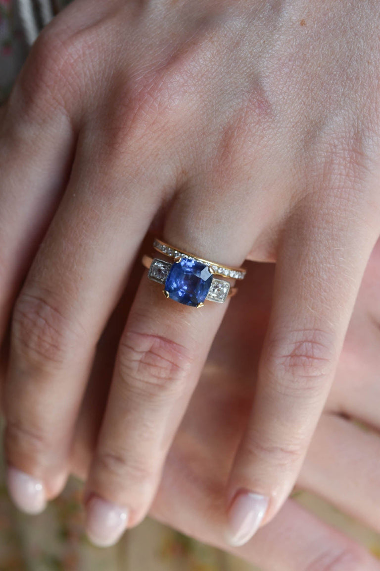 Edwardian 2.76 Carat Ceylon Sapphire Three Stone Antique Engagement Ring