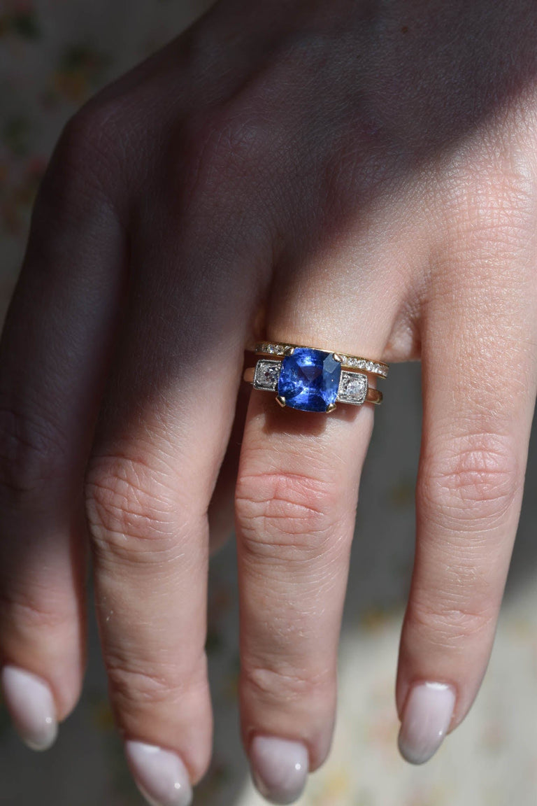 Edwardian 2.76 Carat Ceylon Sapphire Three Stone Antique Engagement Ring