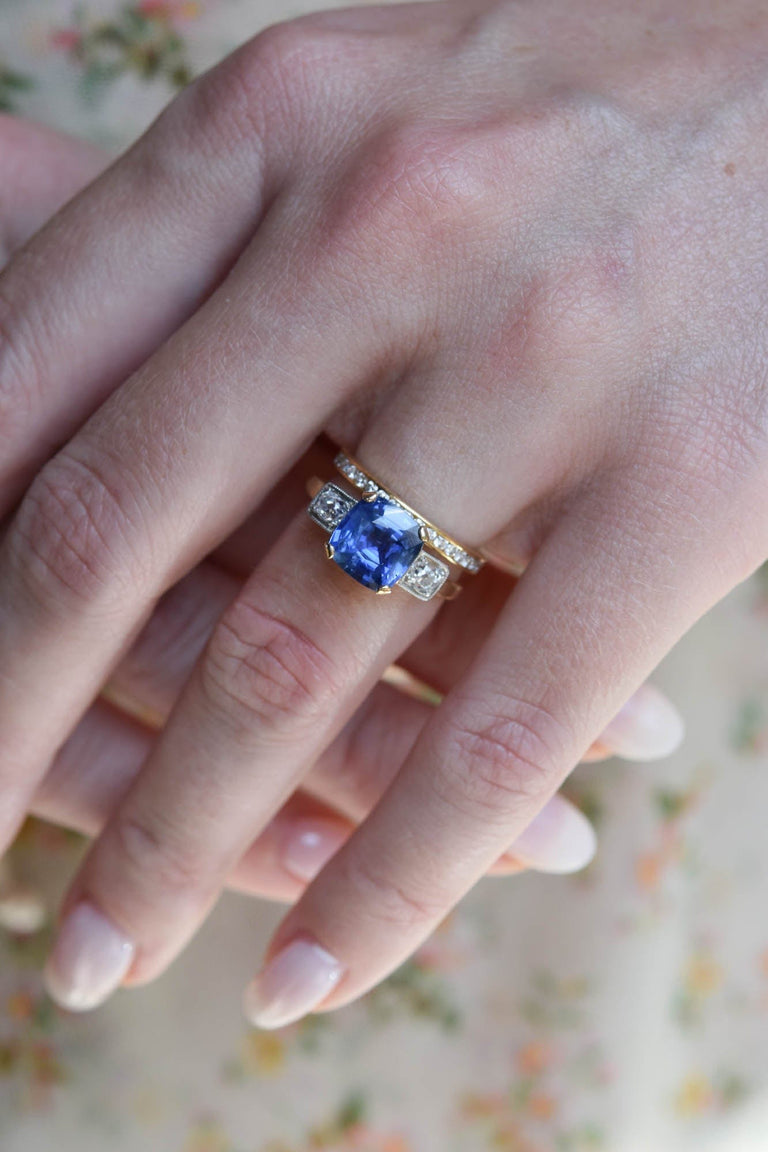 Edwardian 2.76 Carat Ceylon Sapphire Three Stone Antique Engagement Ring